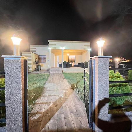 Villaversa Ulcinj Eksteriør bilde
