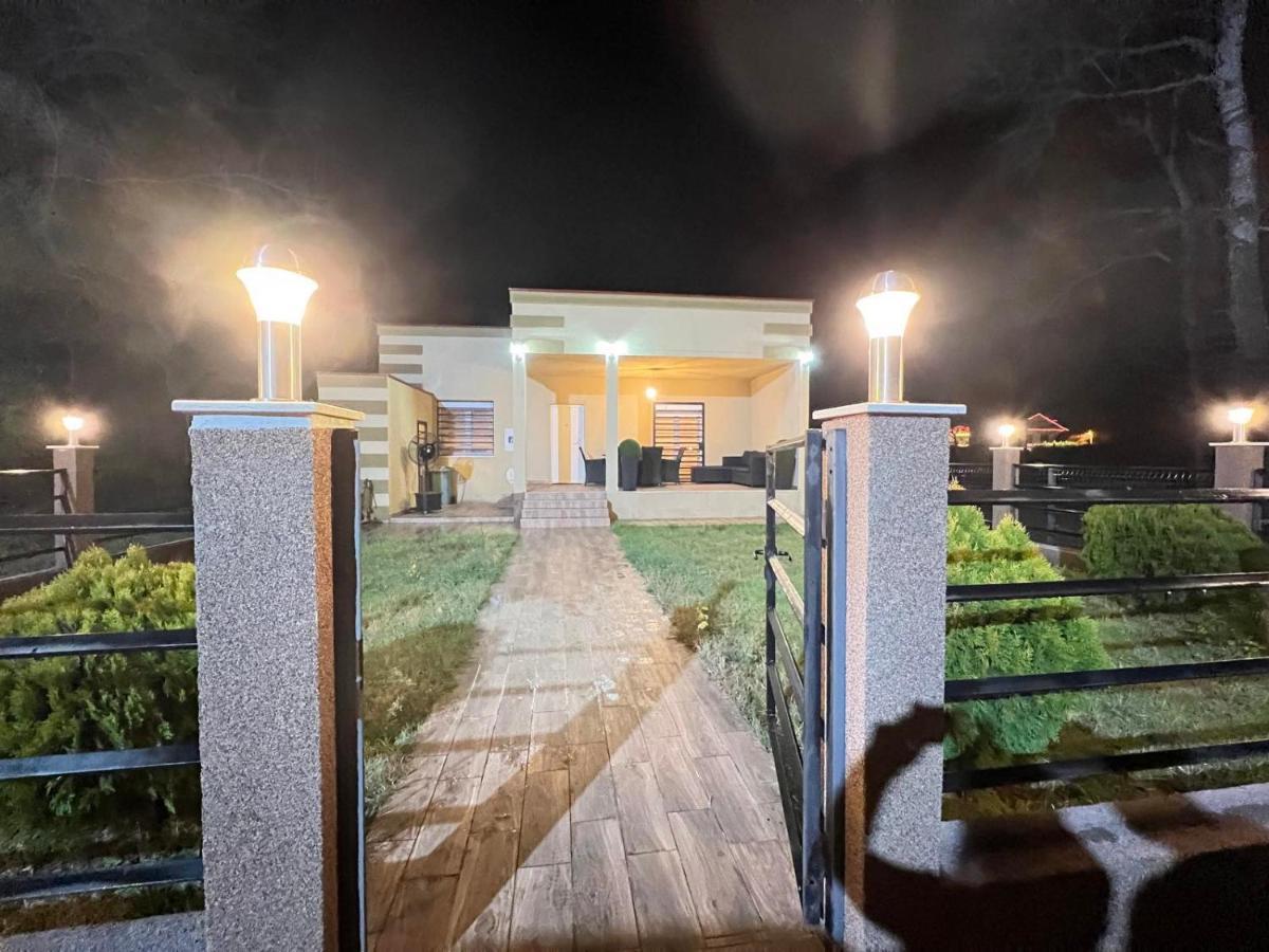 Villaversa Ulcinj Eksteriør bilde